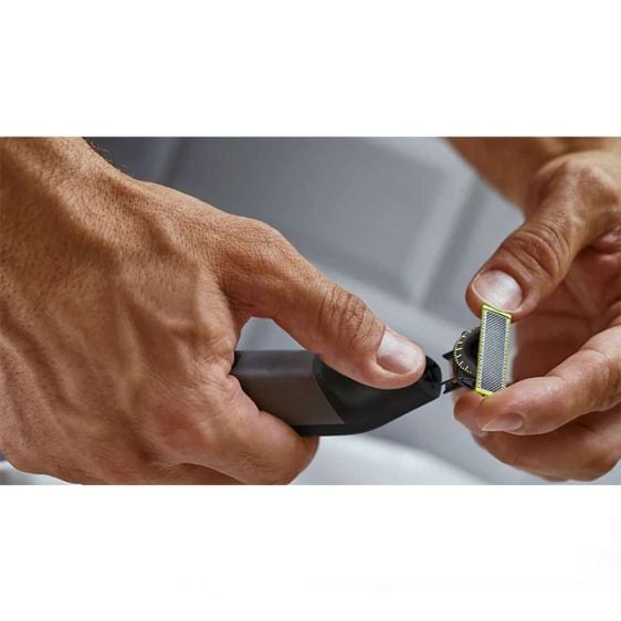 PHILIPS OneBlade Pro QP6652/61 hybrid beard and body trimmer
