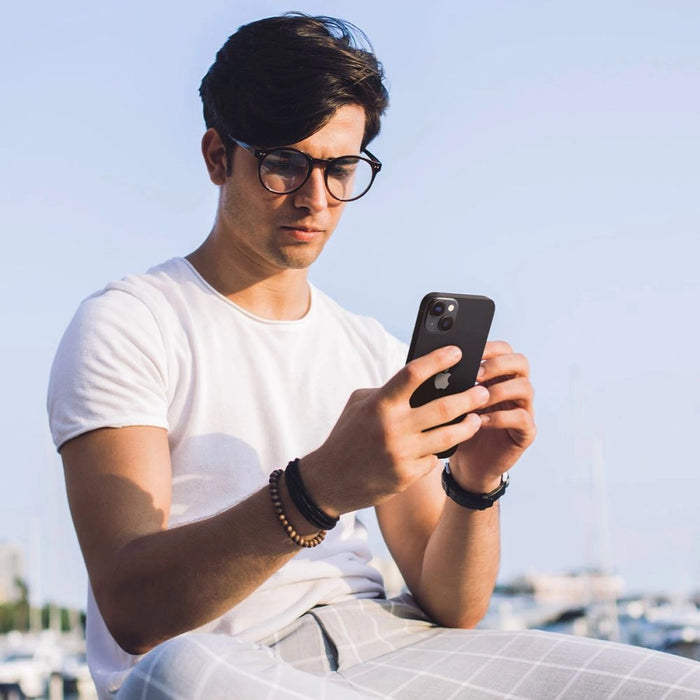 Spigen Glas.tR EZ Fit Optik Camera Protector for iPhone 14 / Plus / 15 / Plus - Black 2 pcs.