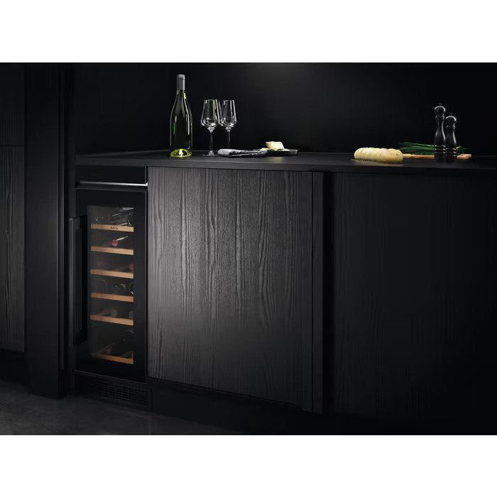 Built-in refrigerator AEG AWS4020B5B, 58 l, G, Yes, Black