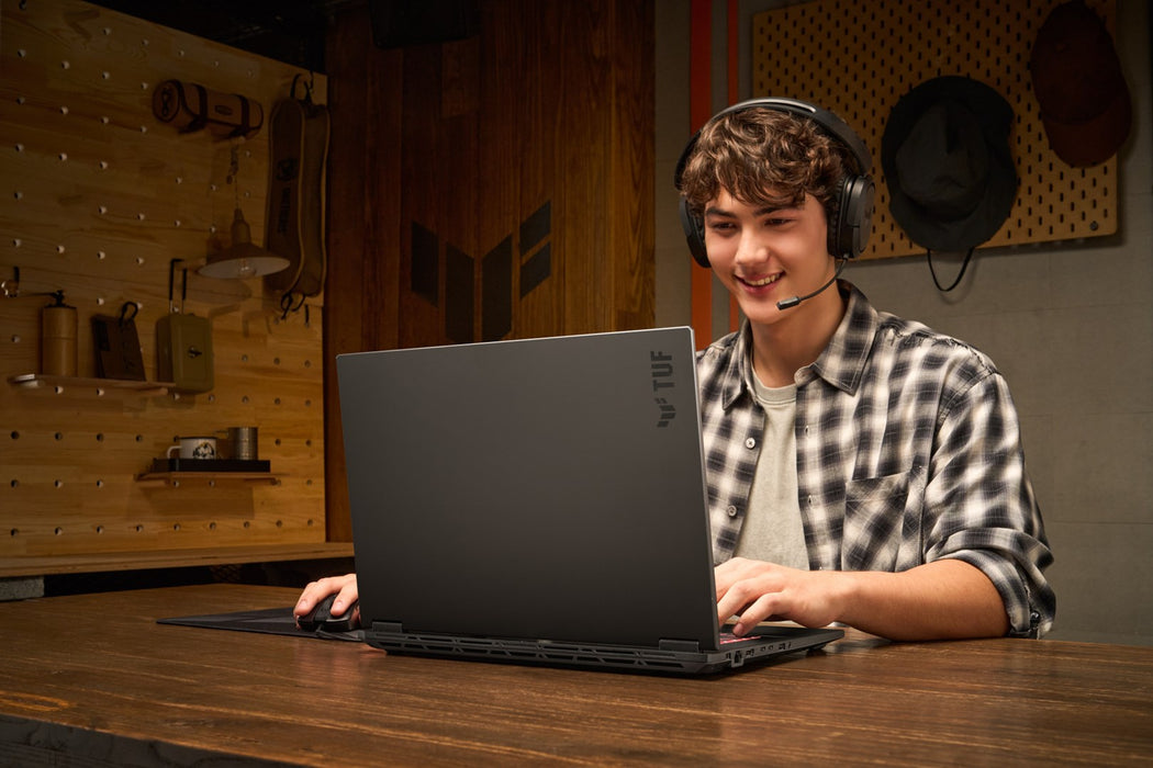 ASUS TUF Gaming A18 FA808UM-S9058 AMD Ryzen™ 7 260 Laptop 45.7 cm (18") 2.5K 16 GB DDR5-SDRAM 512 GB SSD NVIDIA GeForce RTX 5060 Wi-Fi 6E (802.11ax) NoOS Gray
