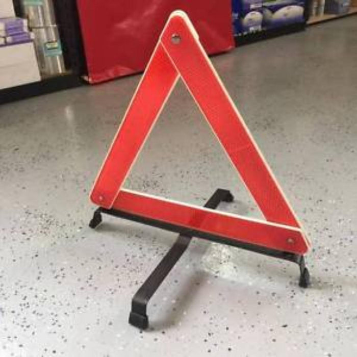 EMERGENCY TRIANGLE AUTO PRACTIC