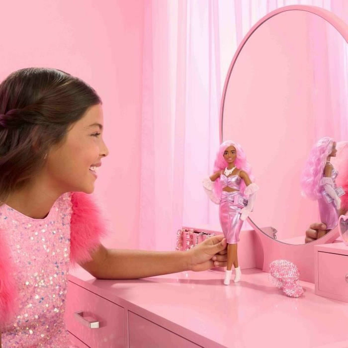 Doll Barbie HYV25