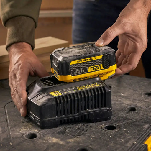 BATTERY AND CHARGER 18 V 4 AH STANLEY SFMCB14M1-QW - Батерии и зарядни<<<Шлайф машини<<<Инструменти и