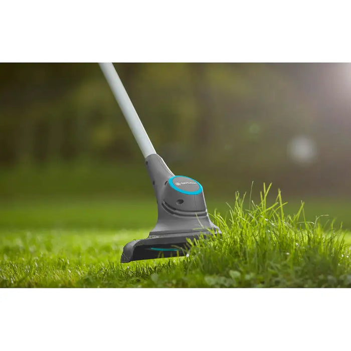 BATTERY TRIMMER GARDENA SMALLCUT 23/18 P4A 18 V WITHOUT BATTERY AND CHARGER CUTTING WIDTH 23.00 cm - Електрически