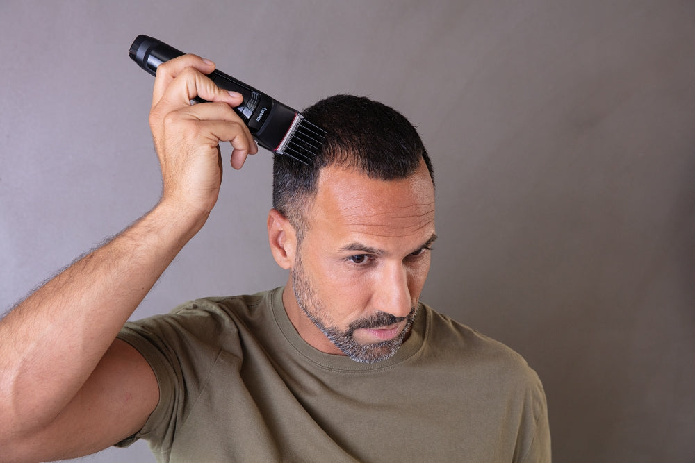 Beurer MN5X hair clipper, 7 Attachments, 6 adjustable cutting lengths and 4-stage fine adjustment, LED display with battery display, Battery and mains operation, travel lock display and charge display, storage bag