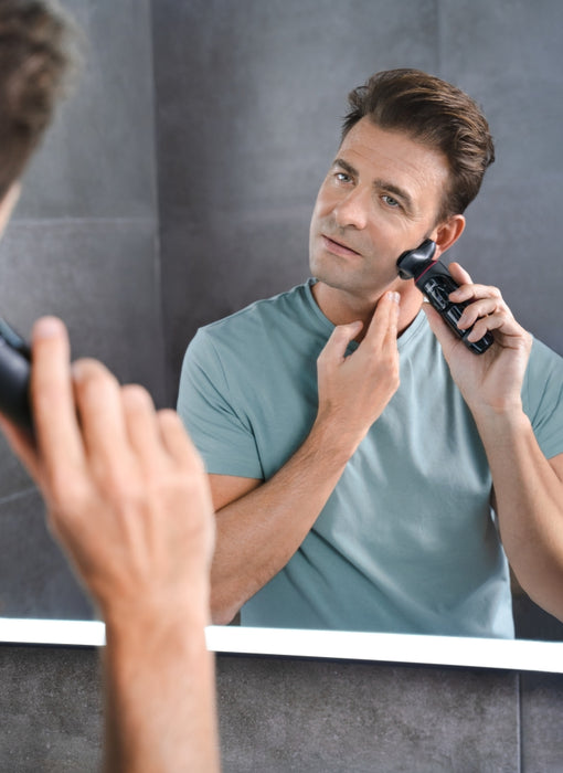 Beurer MN8X rotary shaver, 360° flexible shaver head, Magnetic fixation, LED display, Waterproof (IPX7), Quick-charge function  (10 min OT; 5 min CT), Incl. charger and storage station, protective cap and cleaning brush