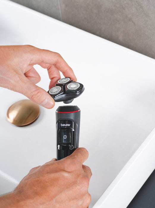 Beurer MN8X rotary shaver, 360° flexible shaver head, Magnetic fixation, LED display, Waterproof (IPX7), Quick-charge function  (10 min OT; 5 min CT), Incl. charger and storage station, protective cap and cleaning brush