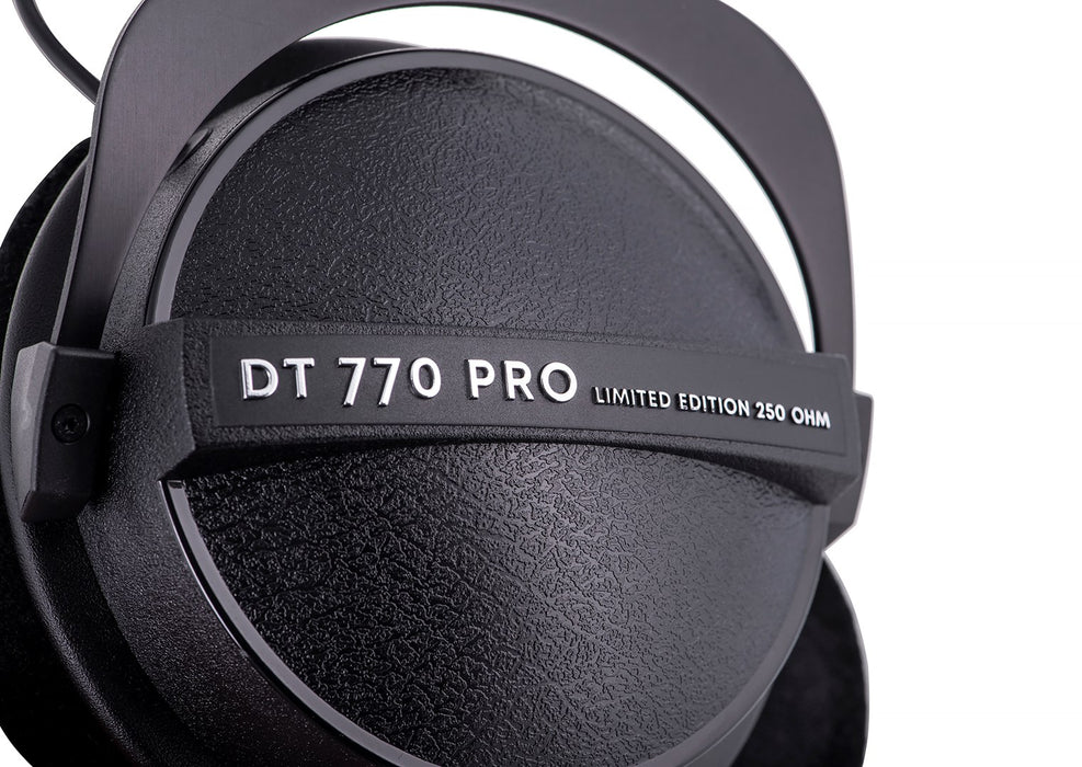 Beyerdynamic DT 770 PRO 250 OHM Black Limited Edition - closed studio headphones