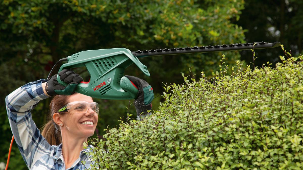 ELECTRIC HEDGE TRIMMER BOSCH EASYHEDGECU