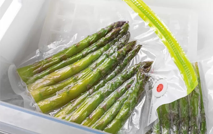 Bosch MSZV0FB3, Set of 10 large vacuum bags with zipper (3.8 l), BPA-free, reusable, dishwasher safe, suitable for low-temperature sous-vide cooking