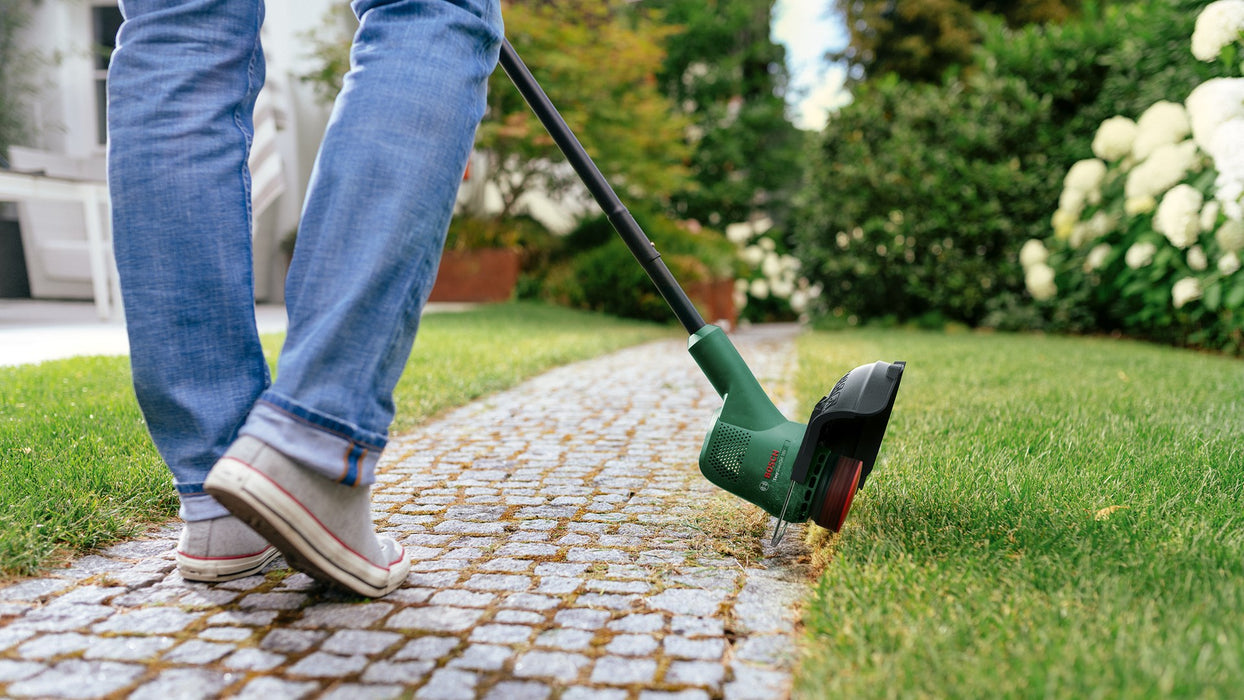 Bosch EasyGrassCut 18V-26 26 cm Battery Black, Green