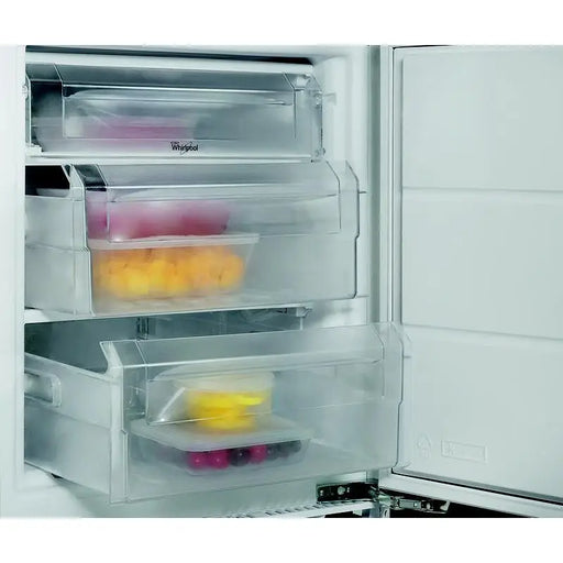 Built-in freezer WHIRLPOOL WBUFZ011 - Вертикални фризери за вграждане<<<Фризери за вграждане<<<Уреди за