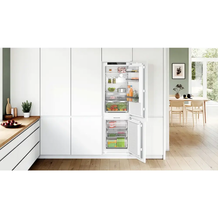 Built-in refrigerator BOSCH KIN86ADD0 - Хладилници с фризер<<<BOSCH хладилници<<<BOSCH<<<PolyComp&&&Хладилници за
