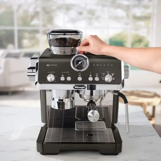 Coffee machine DeLonghi La Specialista Opera EC9555.BK - Кафемашини еспресо<<<Кафемашини<<<Малки