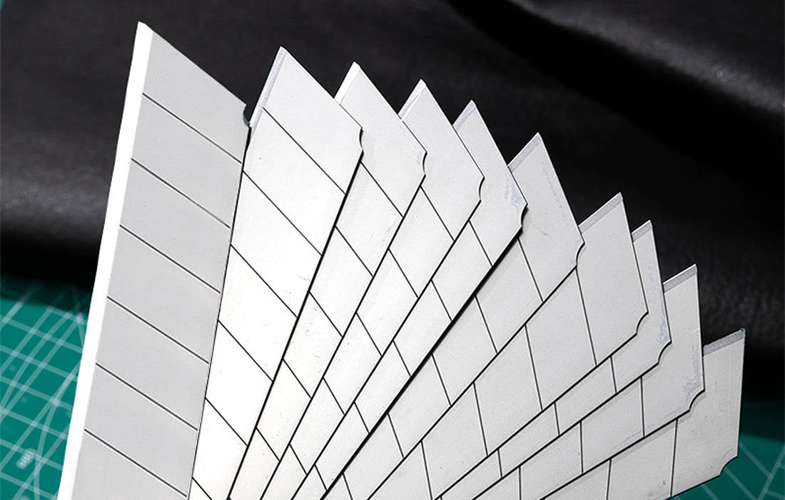 Cutter 25mm 10 pcs blade head Deli Tools EDL-DP05 (silver) - Cutting tools<<<Tools<<<InnproXML