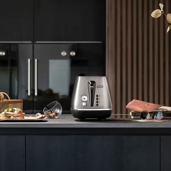 Toaster DeLonghi Distinta Titanium CTIN2103.TB