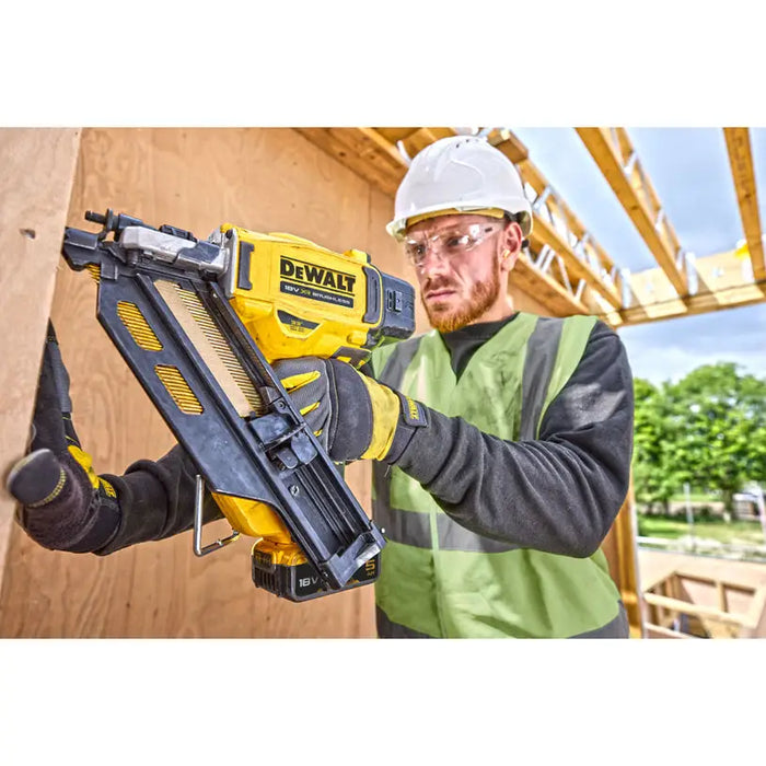 DEWALT DCN930P2-QW BATTERY TAKER - Електрически такери<<<Специални инструменти<<<Инструменти и