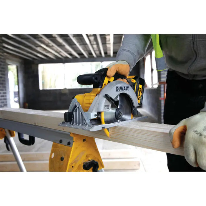 DEWALT DCS391N-XJ CORDLESS HAND CIRCULAR - Ръчни циркуляри<<<Триони и циркуляри<<<Инструменти и