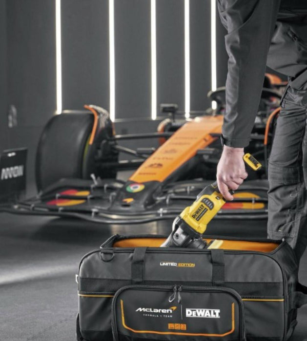 DEWALT&MCLAREN 28' WHEELED SPORTS BAG