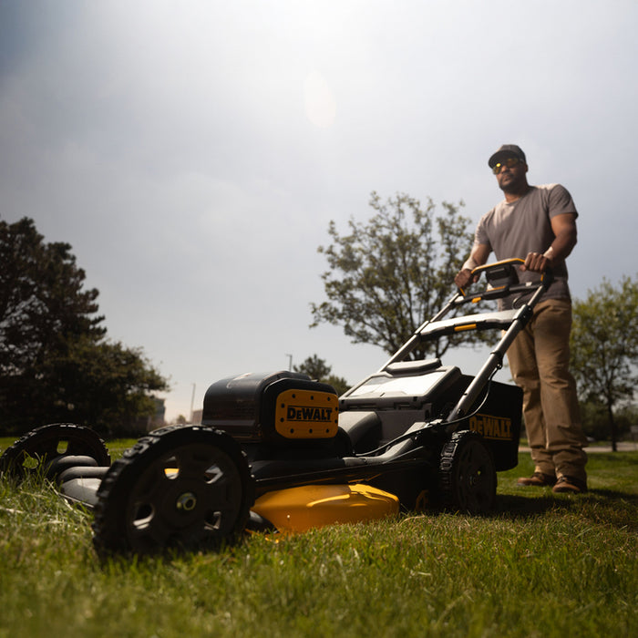 CORDLESS BRUSHLESS MOWER DEWALT DCMWP134W2-QW 18 V, CUTTING WIDTH 53.00 cm, NUMBER OF BATTERIES 2, 8.00 Ah