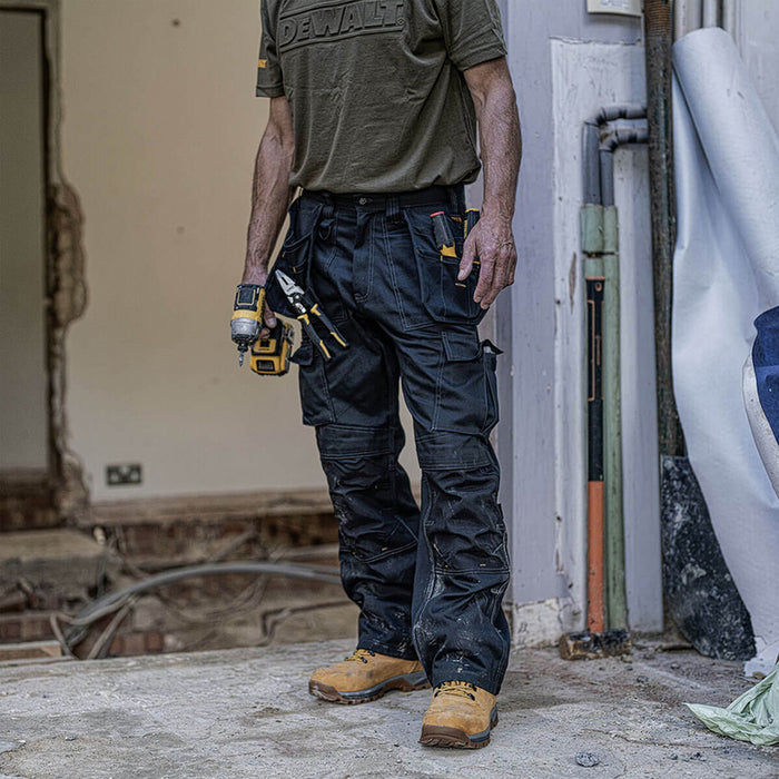 DEWALT TRANDESMAN WORK PANTS SIZE 32/33