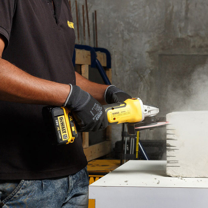 CORDLESS BRUSHLESS ANGLE GRINDER DEWALT DCG405P2-QW 18 V, CASE, 125 mm, 5.00 Ah, NUMBER OF BATTERIES 2