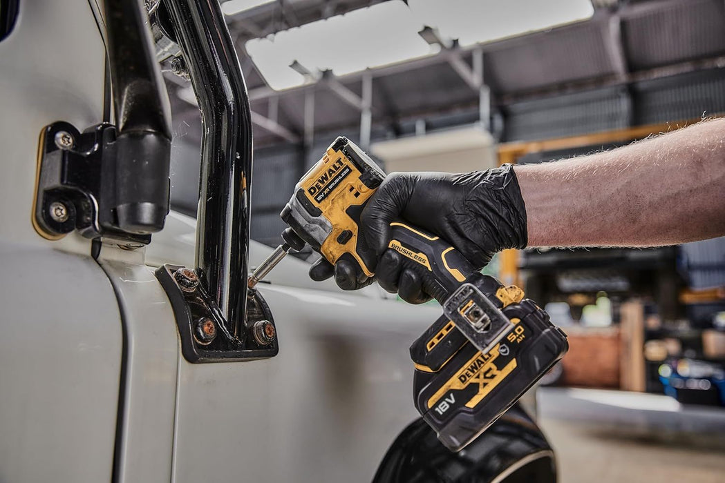 DEWALT DCF850N-XJ CORDLESS BRUSHLESS IMPACT DRIVER 18 V, 205.00 nm, WITHOUT BATTERY AND CHARGER