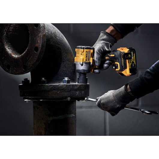DeWALT DCF922P2T-QW power wrench 2500 RPM 610 N⋅m