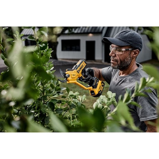 DCMPP568P1 DEWALT Cordless Pruner 38mm