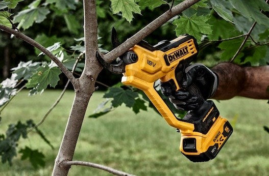 DCMPP568P1 DEWALT Cordless Pruner 38mm