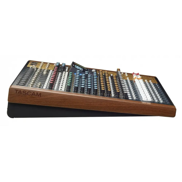 DJ table Tascam MODEL 16 - Видео и Домашно Кино<<<Електроника Звук<<<Компютри| Електроника<<<BigBuy&&&Mixing