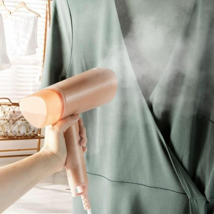 Vertical steam iron DOMO