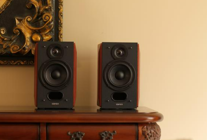 Edifier P17
