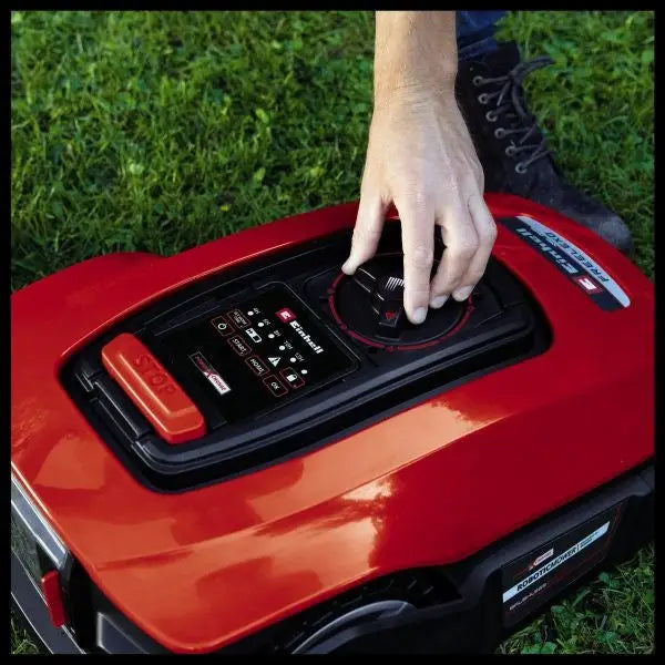 Einhell lawn mower robot FREELEXO 600m BT 3413946 - Mowing workNAK-RKO<<<Cordless toolsNAK<<<ActionPL