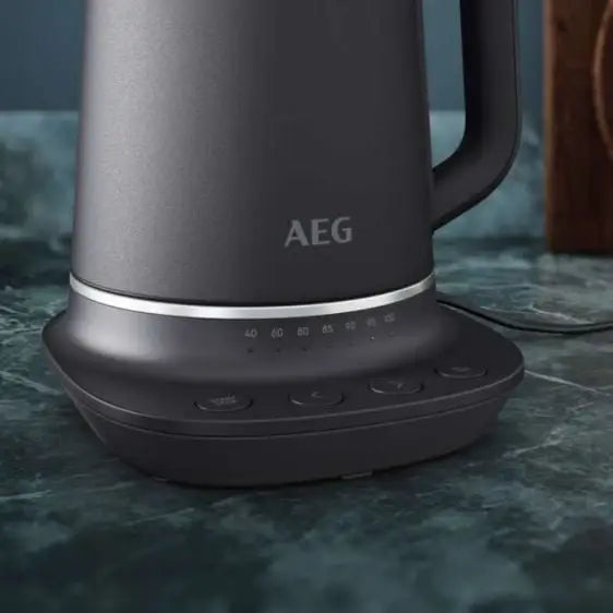 Electric kettle AEG K7-1-6BP - Електрически кани<<<Уреди за кухня<<<Малки електроуреди<<<TechnoMix
