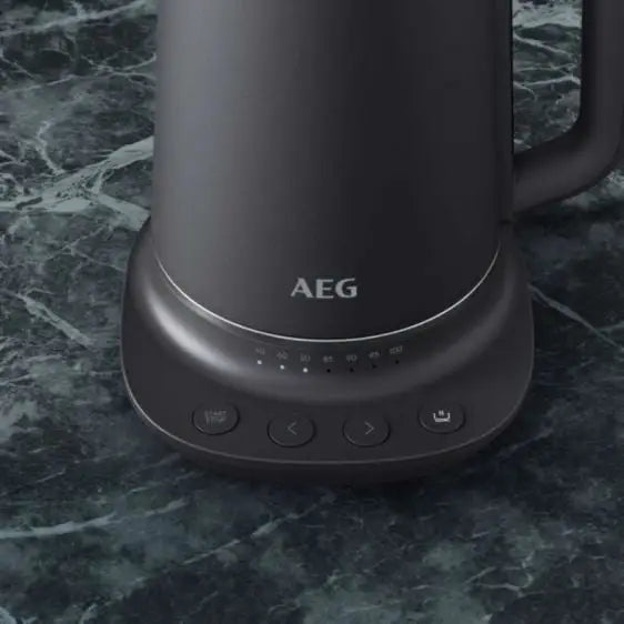 Electric kettle AEG K7-1-6BP - Електрически кани<<<Уреди за кухня<<<Малки електроуреди<<<TechnoMix