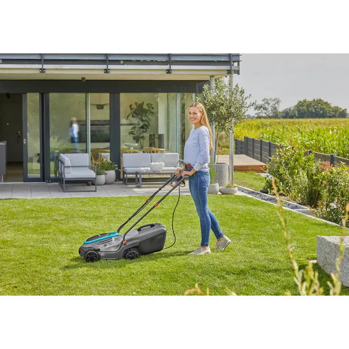ELECTRIC MOWER GARDENA POWERMAX 32/1200 G2 1200 W MOWING WIDTH 32.00 cm MAX MOWING HEIGHT 65 mm - Електрически