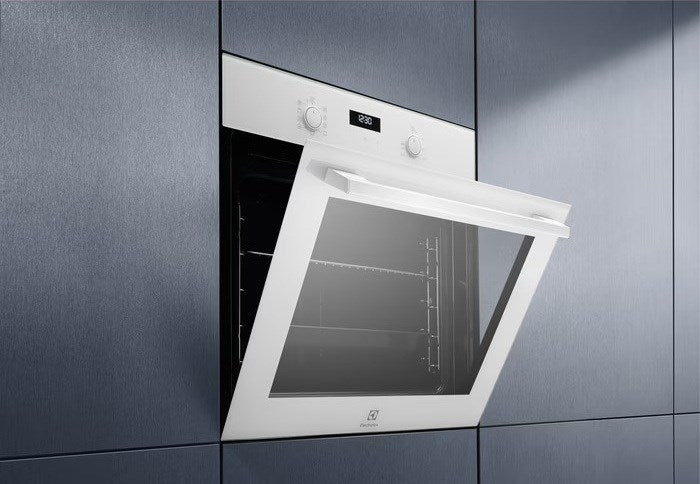 Catalytic oven Electrolux EOF5F50BV white