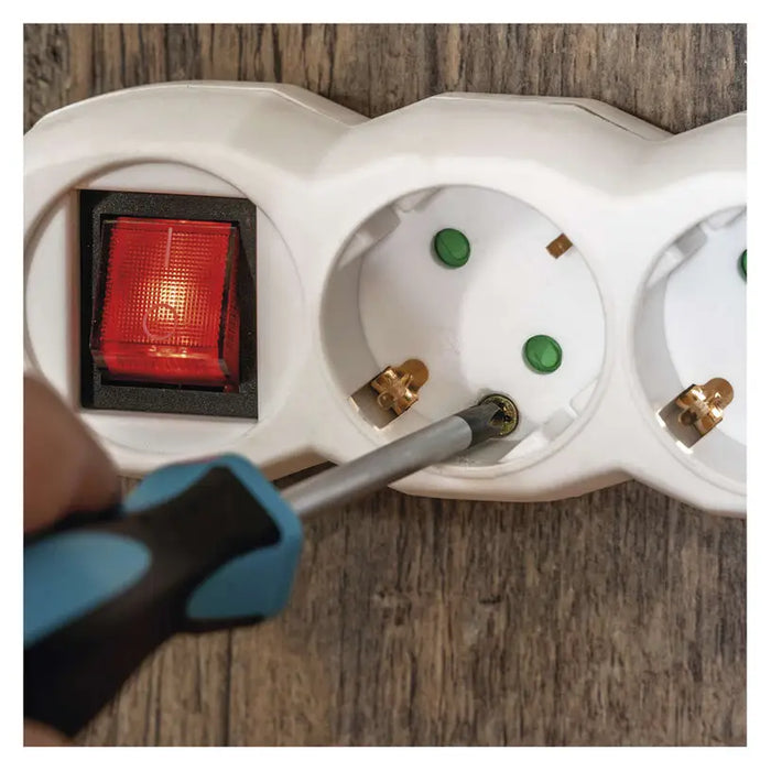 EMOS 3 SOCKET / 3 M. WITH KEY P1323R - Разклонители и адаптери<<<Електроматериали<<<Praktiker&&&Разклонители и