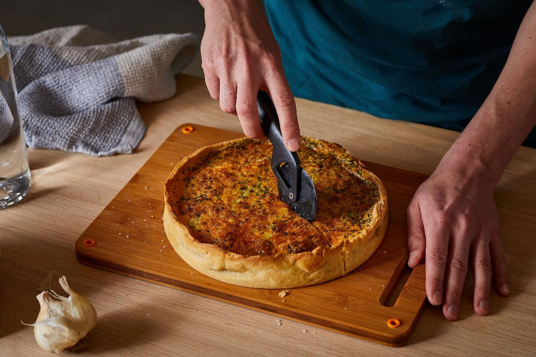 FISKARS PIZZA CUTTING KNIFE