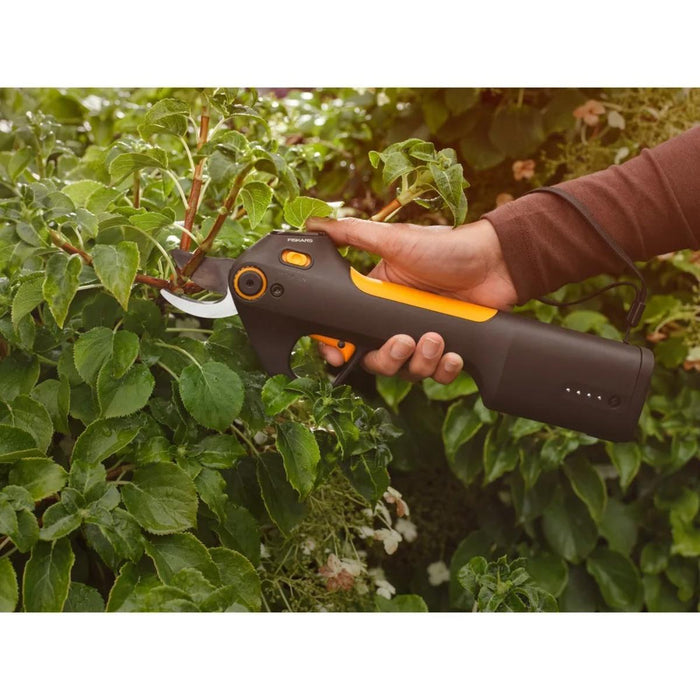 FISKARS CORDLESS SCISSORS M 8V 4AH