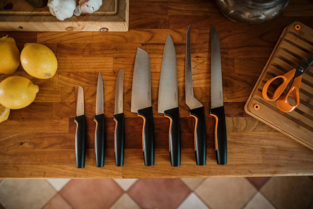 FUNCTIONAL FORM SMALL COOKING KNIFE