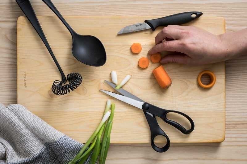 FISKARS ESSENTIAL PEELING KNIFE