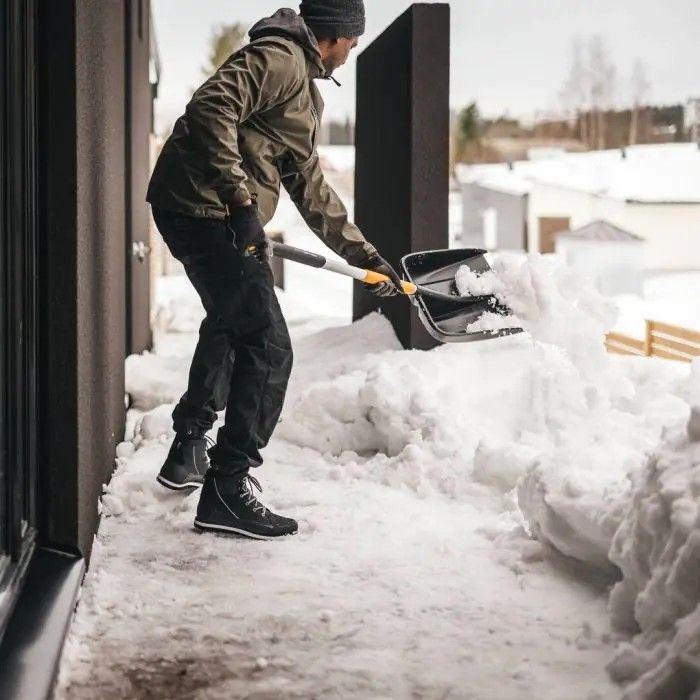TELESCOPIC SNOW SHOVEL 120 -139CM FISKARS FS 1057188