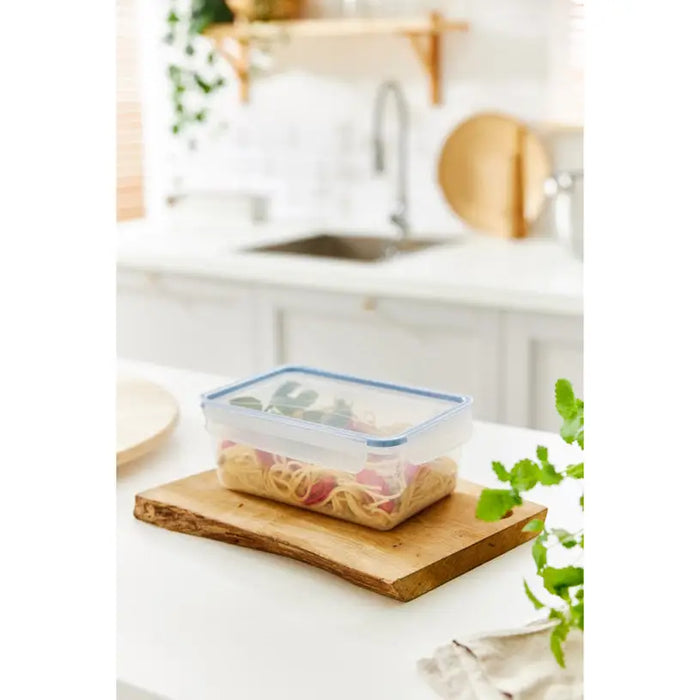 FOOD BOX 2 L CLIC & LOCK ROTHO - Кутии за храна и купи<<<Домашни потреби<<<Кухня<<<Praktiker