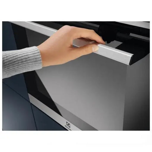 Фурна за вграждане ELECTROLUX EOE8P39WX - Electrolux с 5 години гаранция до 31.12.2025 г.<<<Едра бяла