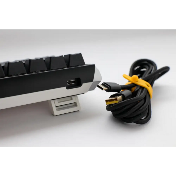Gaming Mechanical Keyboard Ducky One 3 Classic SF 65% Hotswap Cherry MX Clear RGB PBT Keycaps - Геймърски