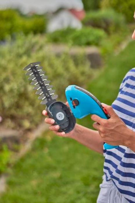 GARDENA CORDLESS LAWN SHEARS