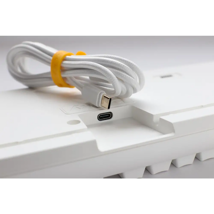 Геймърскa механична клавиатура Ducky One 3 Pure White TKL Hotswap Cherry MX Silent Red RGB PBT Keycaps - Геймърски