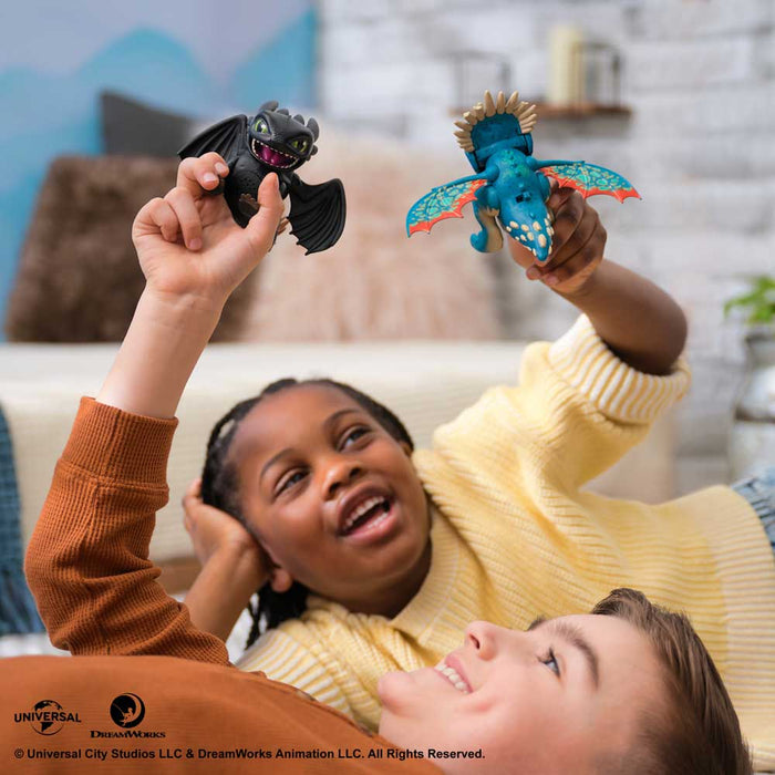 HOW TO TRAIN YOUR DRAGON Interactive mini dragon with 25 sounds